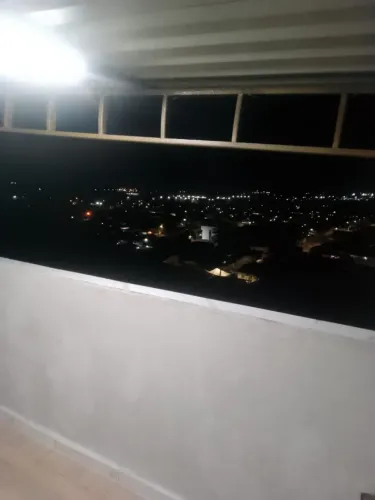 CASA COM DOIS QUARTOS BEM VENTILADA NA RUA DA FEIRA DO GROTÃO