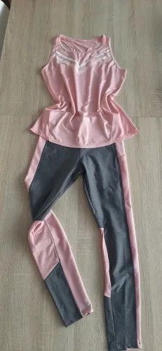 Conjunto de ginástica feminino rosa e cinza