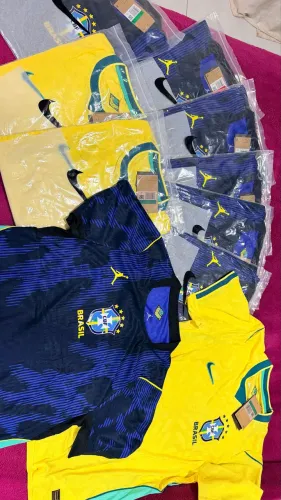 Camisa do Brasil (Amarela e Azul)