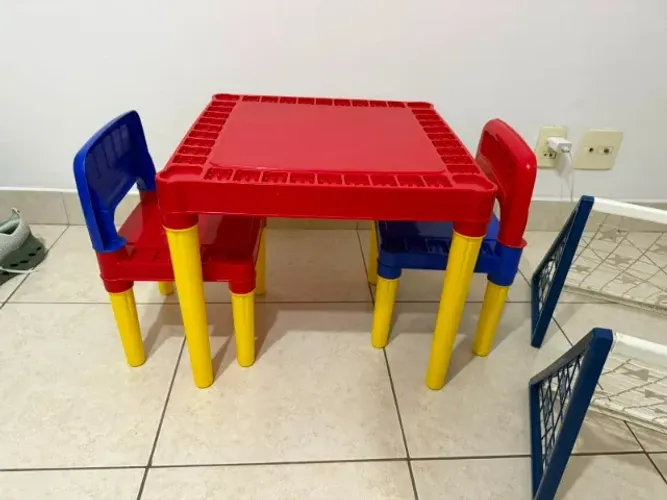 KIT MESA COM CADEIRA E GOL