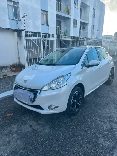 Peugeot 208 Griffe 1.6 Flex 16V 5P Aut. 2014