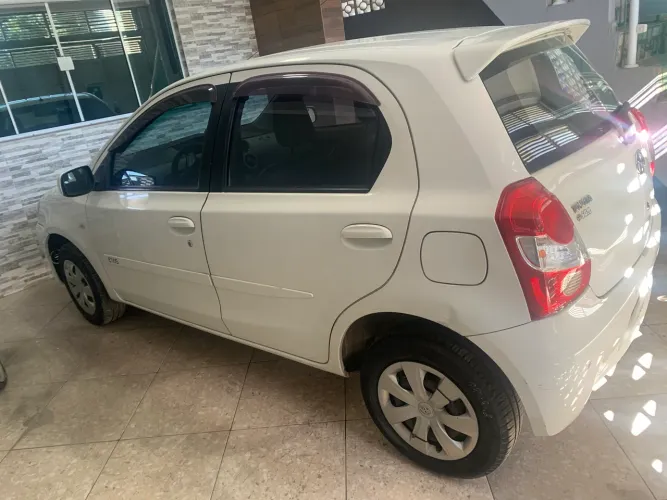 Toyota Etios XS 1.3 Flex 16V 5P Mec. 2013