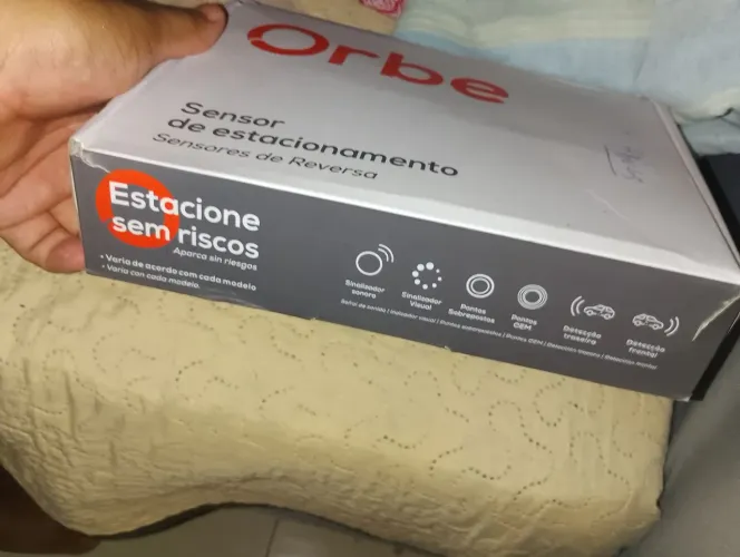 Sensor de estacionamento Orbe B061F, com 4 pontos e display Slim 18,2 mm.