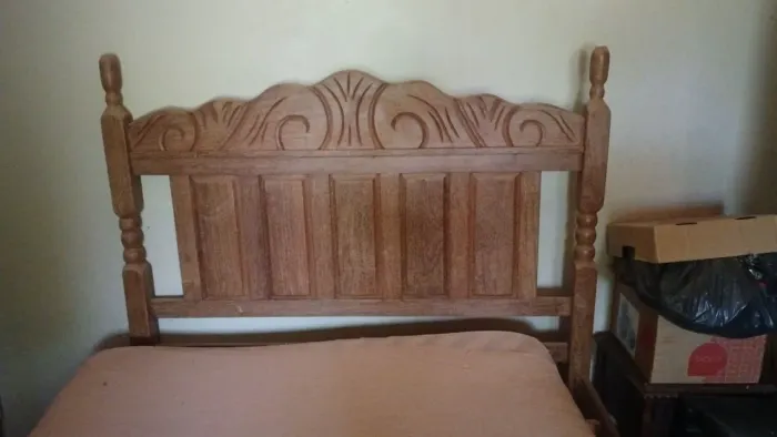 Cama de madeira