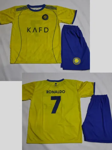 Conjunto infantil do time Cristiano Ronaldo 