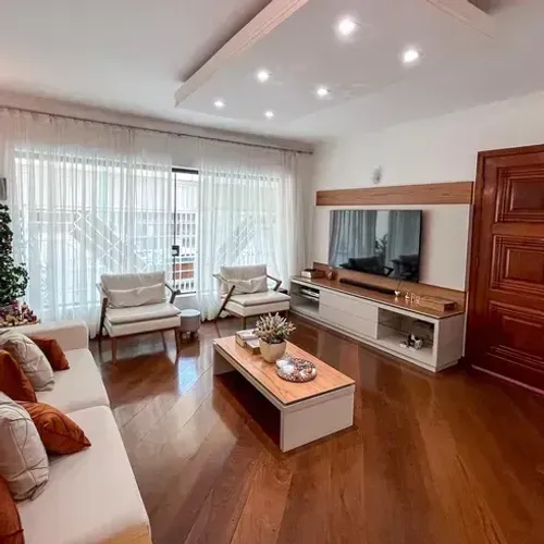 Casa para venda possui 200 metros quadrados com 3 quartos em Monte Santo - Campina Grande 