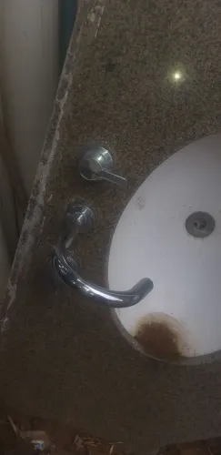 Vendo pia de banheiro de marmore 1 metro