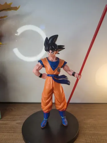 Action Figure Goku 22cm Dragon Ball Z PVC Com Acessórios Anime Colecionável