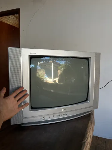 TV LG de TUBO