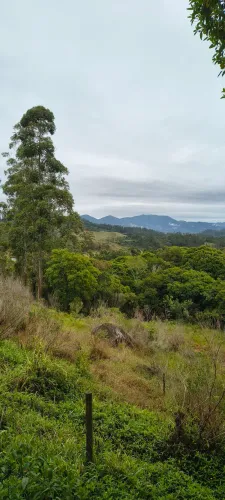 Terreno com chão de casa,acesso,e padrão de luz