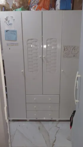 Armário guarda roupas