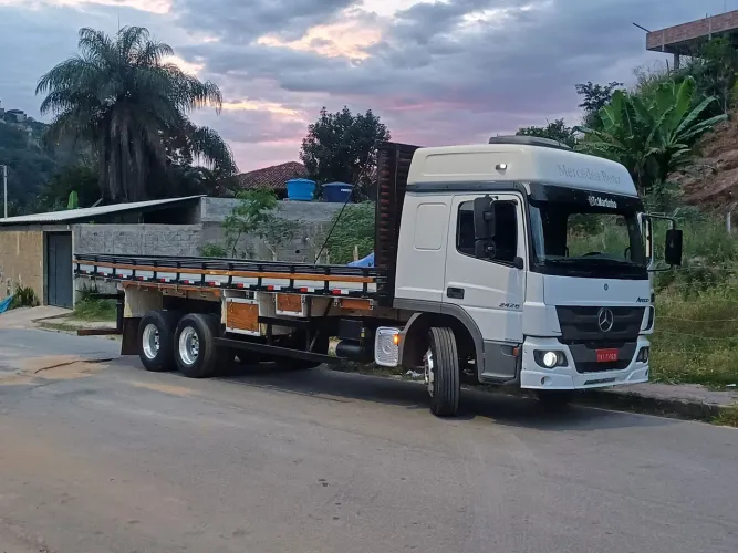Caminhao 2426 atego