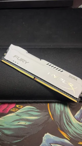 Memória RAM 8GB DDR4