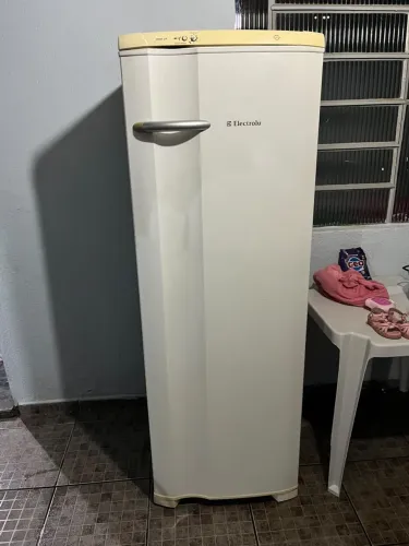 Vende-se geladeira Electrolux