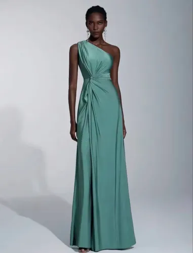 vestido romântico um ombro verde