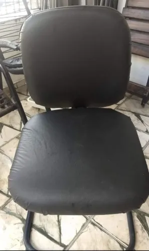 Cadeira preta para escritório