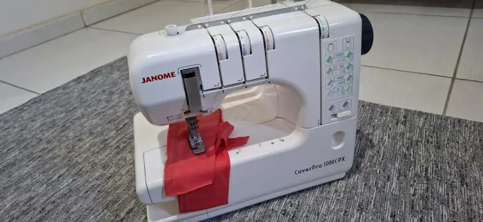 Máquina de Costura Galoneira Janome CoverPro 1000CPX