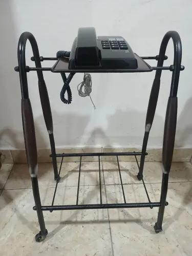 mesinha p/ telefone anos 60