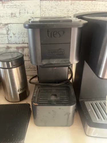 Cafeteira cápsula tres 