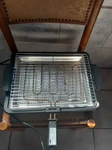 Churrasqueira elétrica: Platinum Grill Plus 127V 
