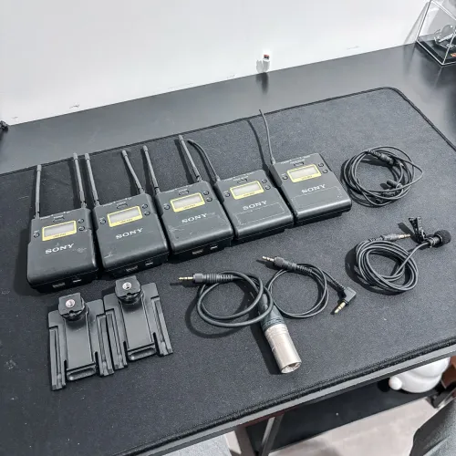 Sony UWP-D11 ? Sistema de microfone de lapela sem fio profissional