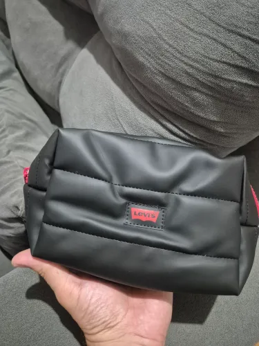 Necessarie LEVIS nova original