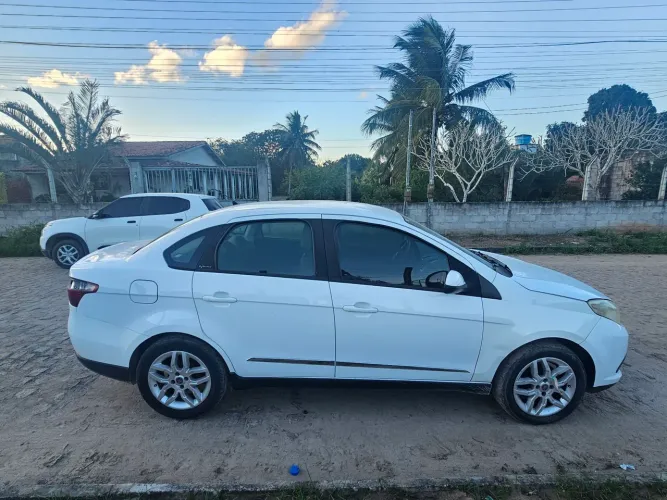 Fiat Grand Siena Essence Dual. 1.6 Flex 16V 2015
