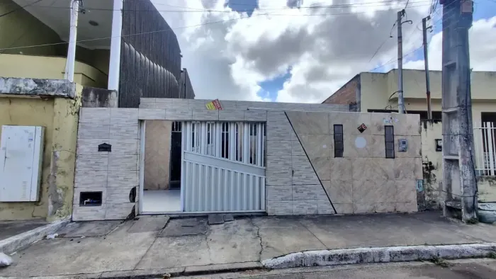 EXCELENTE CASA NO SANTOS DUMONTE - À VISTA