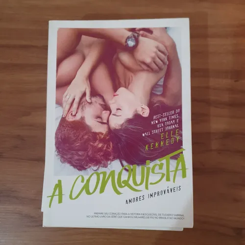 A Conquista Livro Off Campus Amores Improváveis