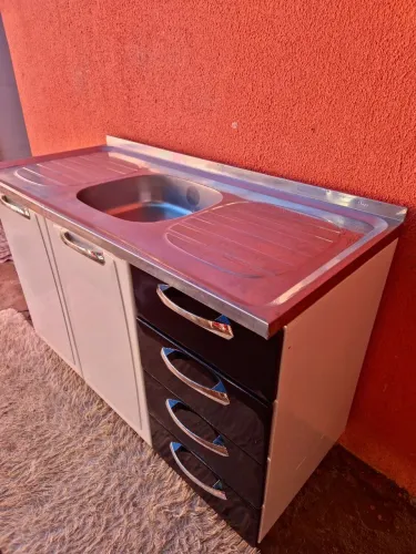 Balcao aço itatiaia com pia inox conservado.