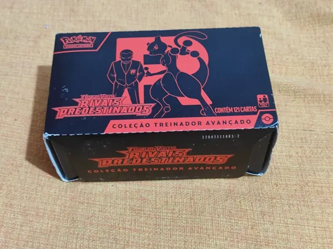 Pokémon TCG Rivais Predestinados Coleção Treinador Avançado ETB Lacrada