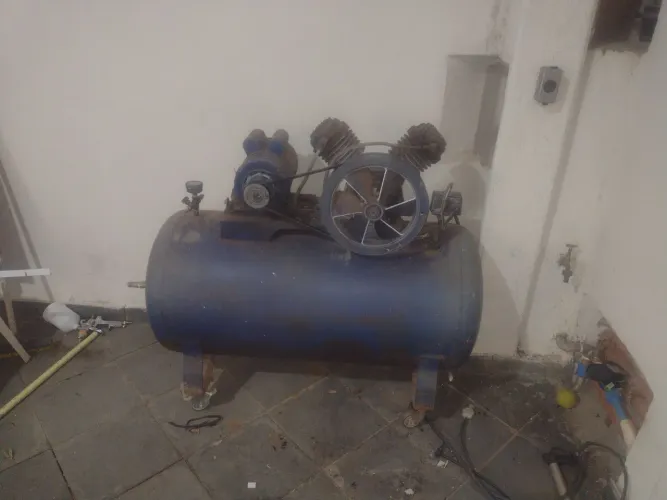 Vendo compressor profissional 