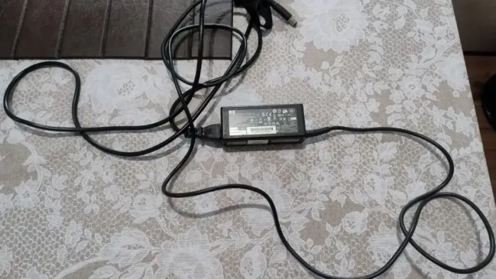 Vendo duas Fontes Carregador Notebook Elitebook Para Hp 18,5V 3,5A