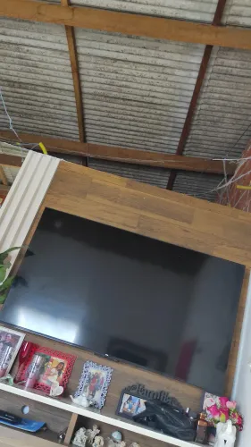 Vende-se essa tv tcl 55 polegadas,smart funcionando perfeitamente, qualidade ótima.