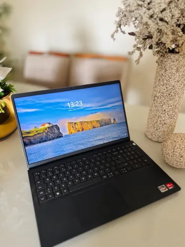 Notebook Dell Vostro 3515 Ryzen 5 ATi Radeon
