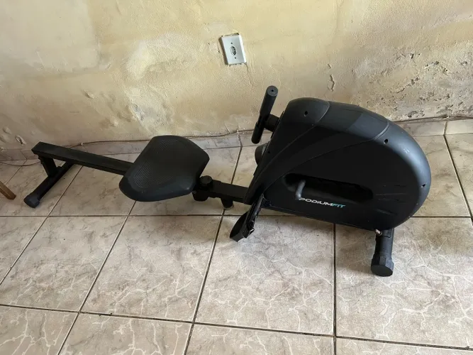 Aparelho de Remo PodiumFit - Simulador de Remo com Monitor Digital