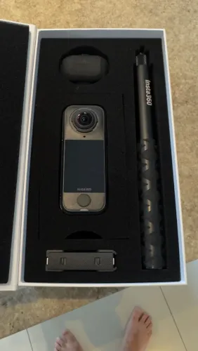 Insta360 X4 Air 8K 360° + Bateria Extra + Bastão de Selfie