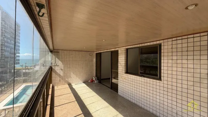 338. Apartamento perto da Praia em Praia da Costa: 4 Quartos com Suíte com Praticidade