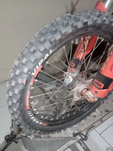 Pneu dianteiro aro 21 motocross