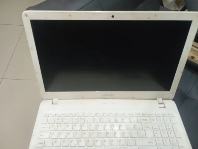 Notebook Samsung 300E5l-KF2br aproveitar peças 