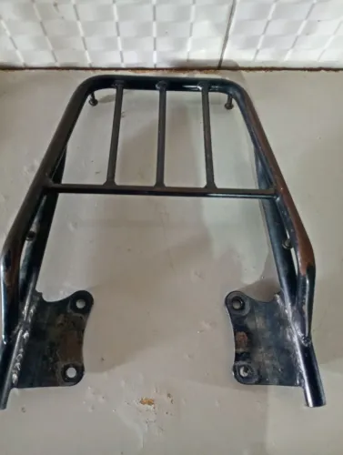 Vendo bagageiro de moto factor