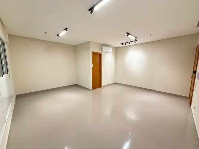 Sala Comercial para aluguel com 33 metros quadrados no Centro - Jacareí - SP