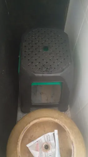 Banquinho de plástico