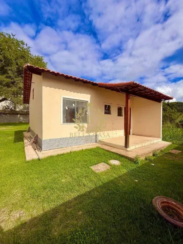Casa à Venda com 2 Quartos, Varanda e Vaga de Garagem Japão, Araruama/RJ