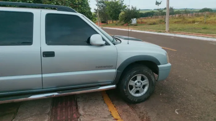 Chevrolet S10 P-up Tornado 2.8 TDI 4x2/4x4 CD Dies 2010