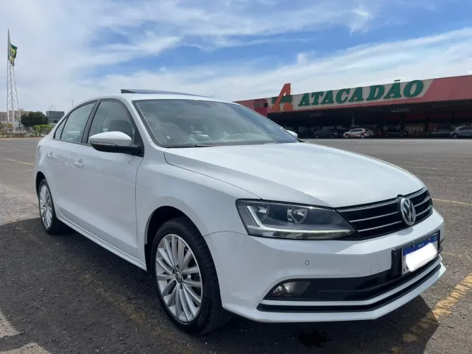 Volkswagen Jetta Comfortline 1.4 TSI 16V 4P Aut. 2018