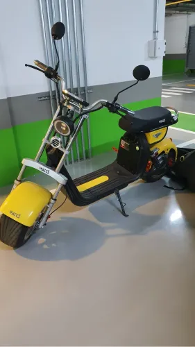 Moto elétrica novíssima de garagem linda