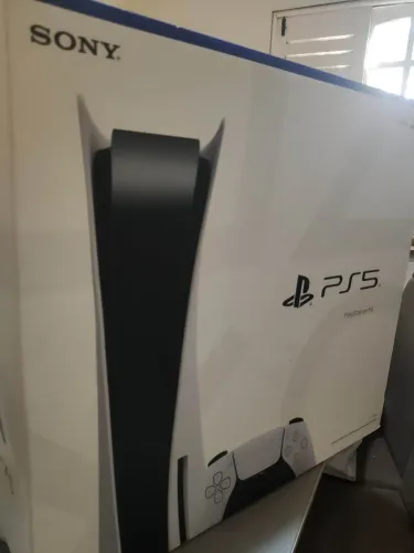 PlayStation 5 PS5 825 GB com Leitor - NOVO LACRADO