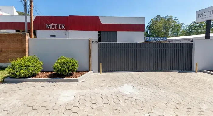 Galpão/Depósito/Armazém para aluguel possui 1700 metros quadrados