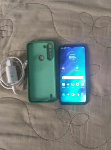 Vendo Motorola moto one vison 128 gb 5 dê ram top lindo detalhe só pega um chip resto ok